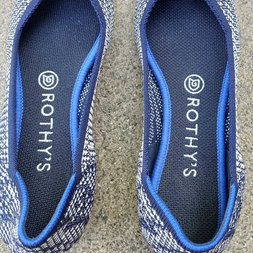 Rothys reposhing this